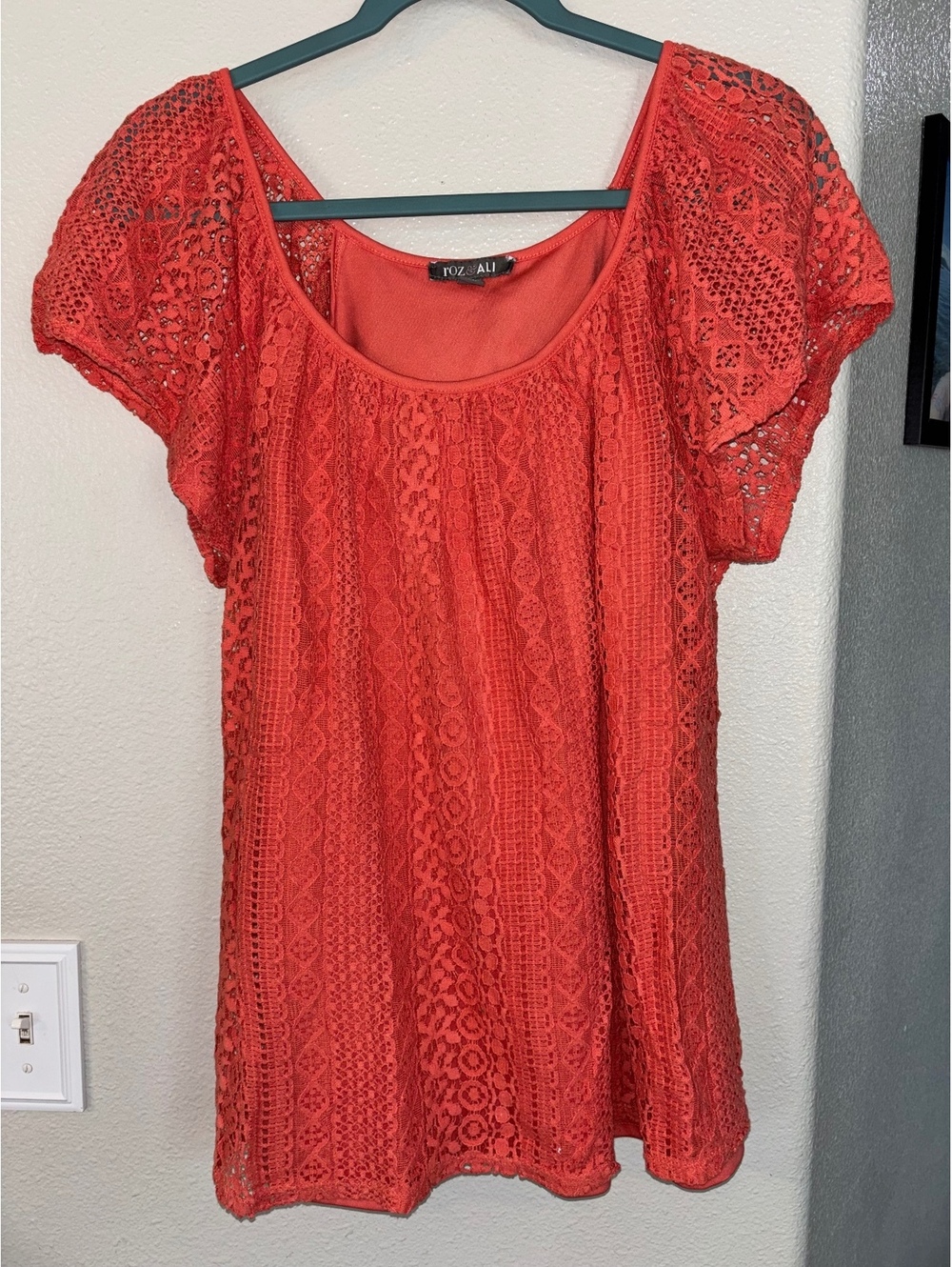 Roz & Ali Coral Pink Lace Overlay Flutter Sleeve Blouse Plus Size 1X Lined